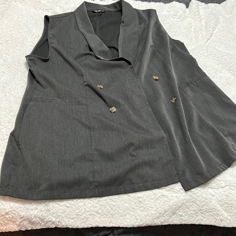 Sleeveless Blazer